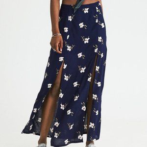 AE double slit navy floral maxi skirt - Sz M